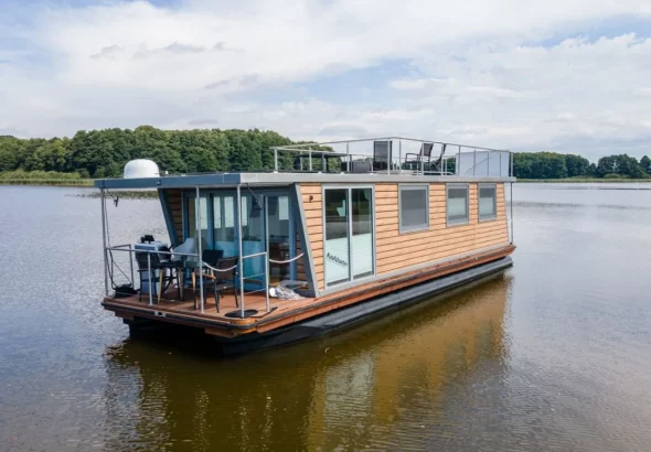 schwimmende ferienhäuser mecklenburger seenplatte